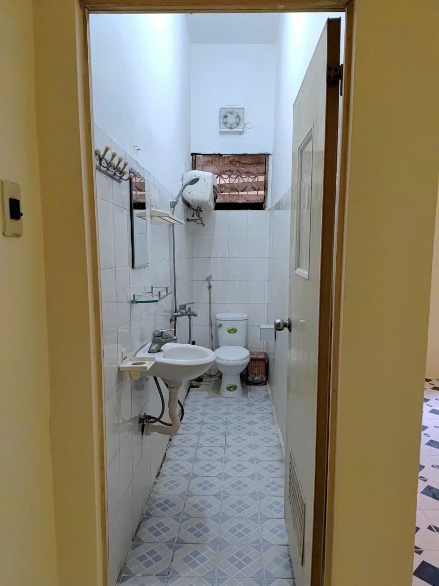 Cho Thuê Nhà Mặt Phố Khâm Thiên - Văn Phòng, Giao Dịch - Giá Tốt