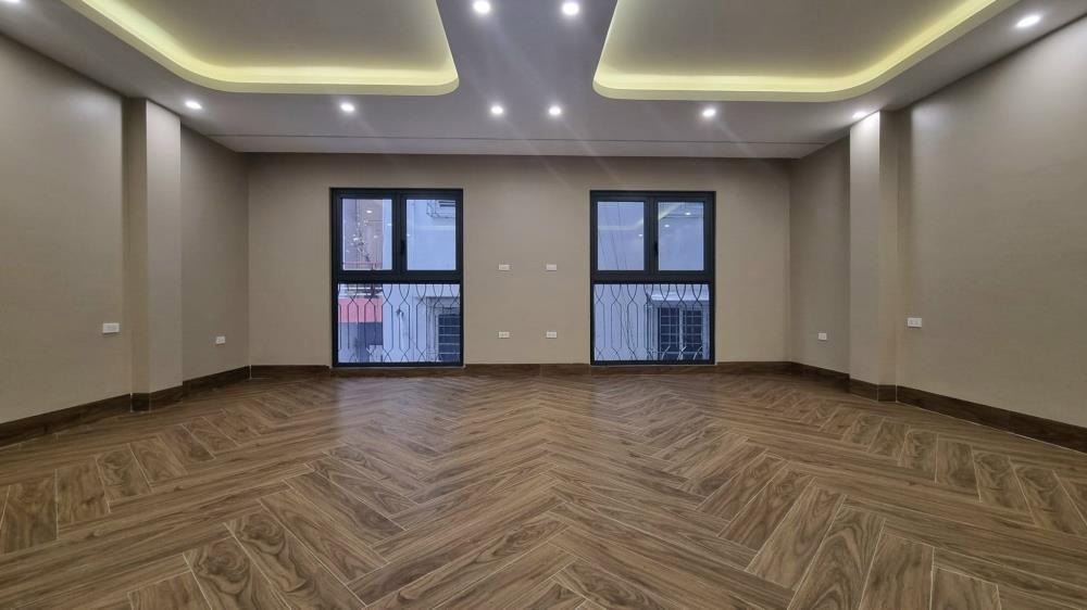 Cho thuê nhà mới hiện đại, thông sàn, ngõ 221 Trung Kính, Cầu Giấy - 85m x 5 tầng