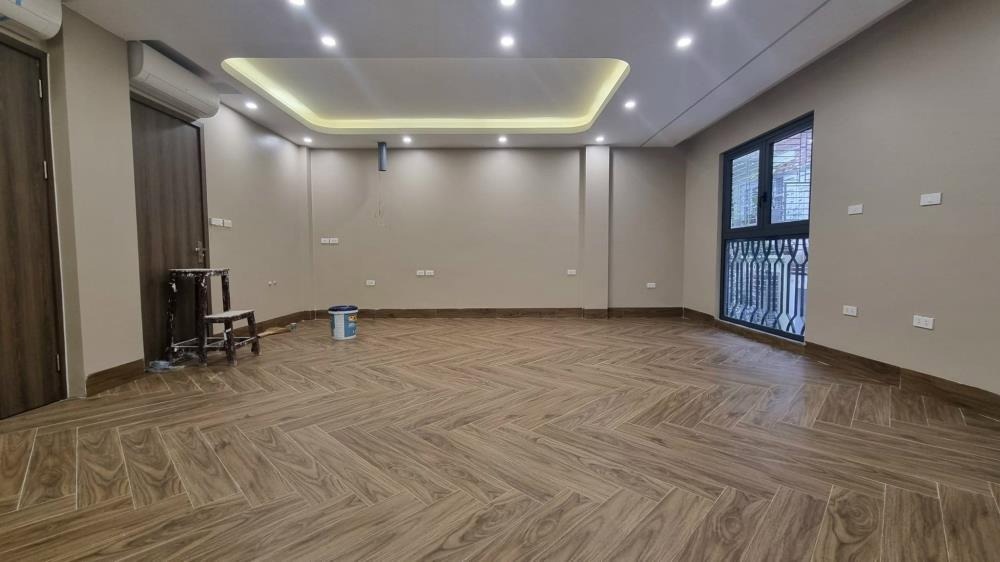 Cho thuê nhà mới hiện đại, thông sàn, ngõ 221 Trung Kính, Cầu Giấy - 85m x 5 tầng