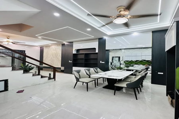 BÁN NHÀ   VĂN QUÁN  70 m - 5 Tầng  Chỉ nhỉnh 18 Tỷ -  E. Khoa 0904266501