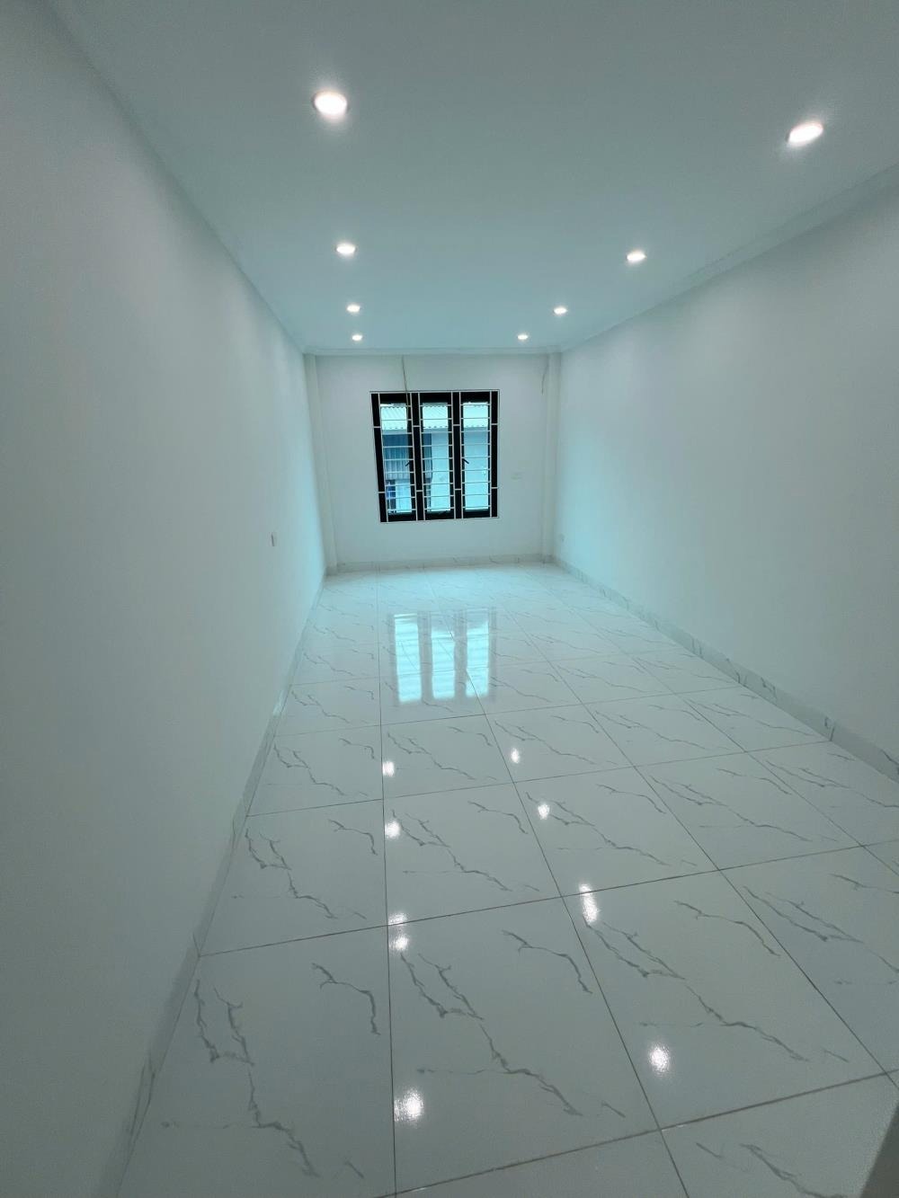 Chỉ 4.5 tỷ - Sở hữu Ngay Nhà Mới Xây 4 Tầng 1 Tum, Vị Trí Đắc Địa Động Lãm