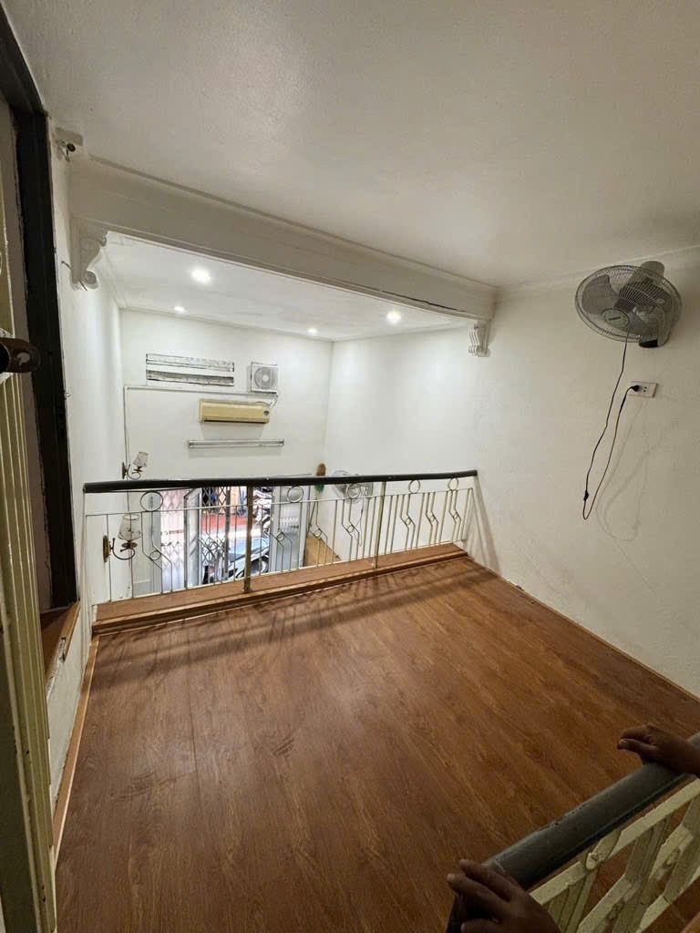 Bán nhà riêng Ba Đình, Hà Nội - 23m2, 8.5 tỷ - Ô tô đỗ cửa, Kinh doanh tốt