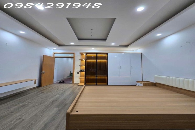 Bán nhà Vũ Tông Phan chỉ 25m ra mặt phố - S 43m 5 tầng  - Sổ đỏ nở hậu