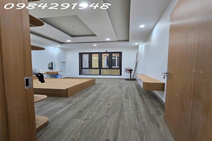 Bán nhà Vũ Tông Phan chỉ 25m ra mặt phố - S 43m 5 tầng  - Sổ đỏ nở hậu