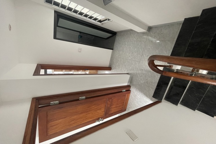 Nhà Lê Quang Đạo, lô góc, dân xây 40m2, 5 tầng chỉ 7 tỷ