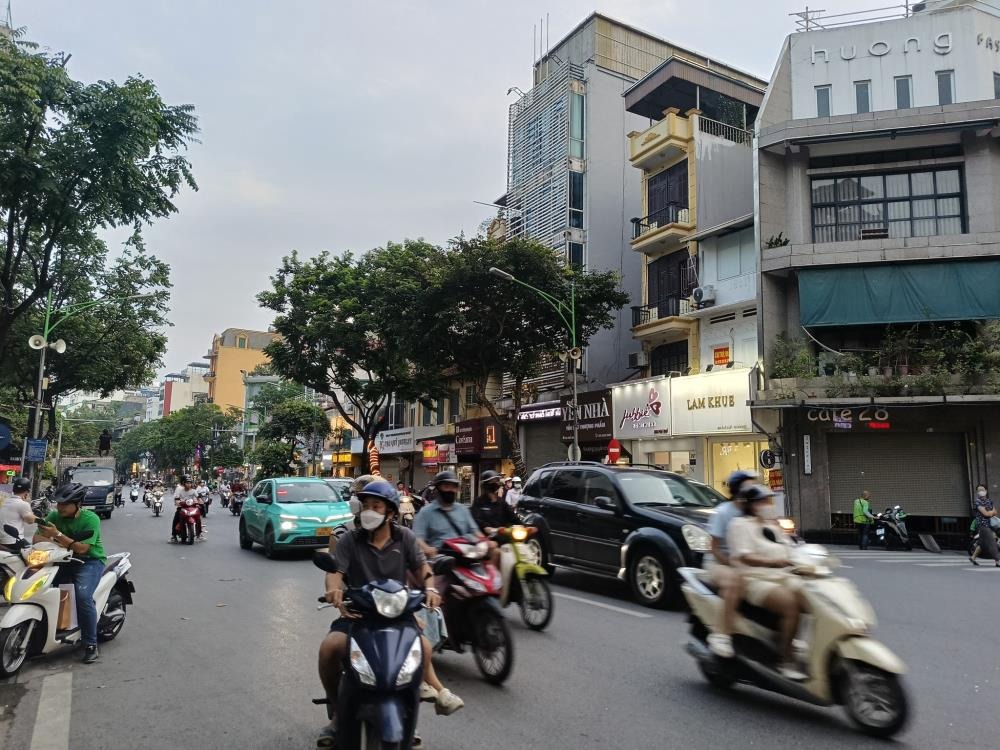 Nhà 3 Tầng Mặt Phố Huế - Vị Trí Đẹp, Kinh Doanh Đắt - 15 Tỷ