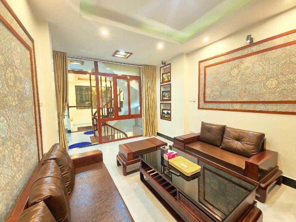 Nhà đẹp 5 tầng, 4 phòng ngủ tại Ba Đình - Giá Hợp Lý