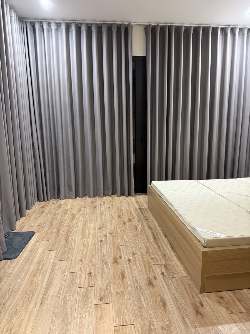 Bán nhà Thạch Bàn, Long Biên - 3 Tầng, Mặt Tiền 5.9m, Ô Tô Tránh - 17 Tỷ