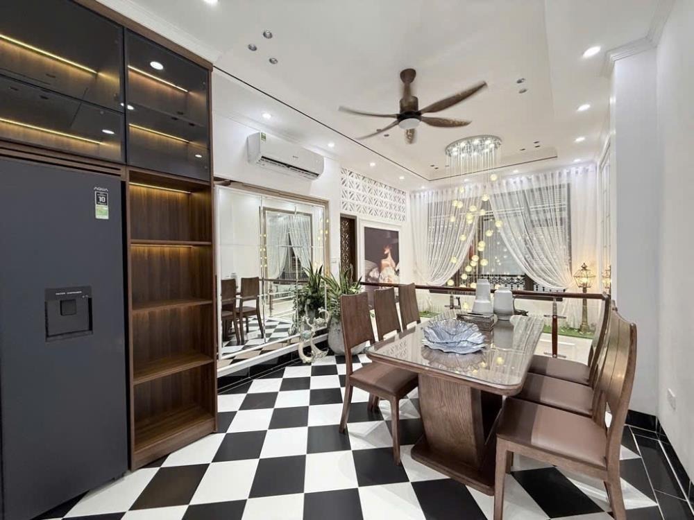 Nhà 6 Tầng Thang Máy, Nội Thất 5 Sao, Vị Trí Vàng Ba Đình - Giá 1x Tỷ