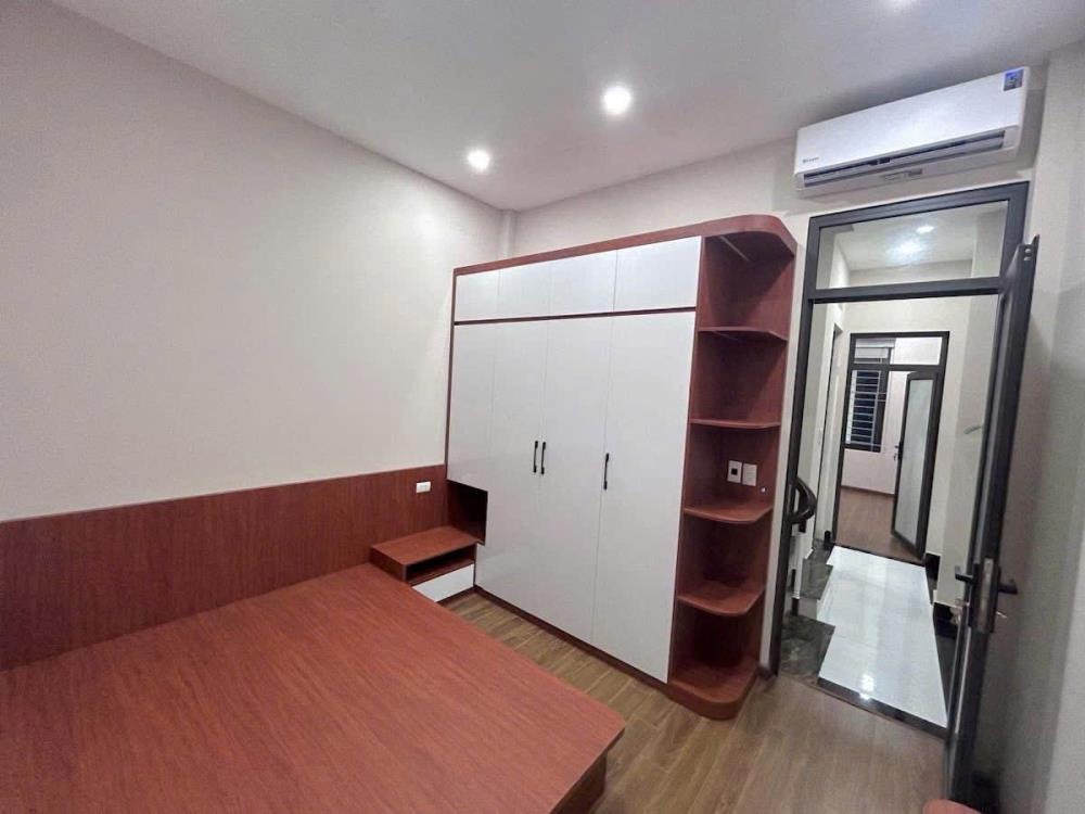 Nhà 4 Tầng, 40m2, Quận Thanh Xuân - 8.8 Tỷ - Vị Trí Đắc Địa