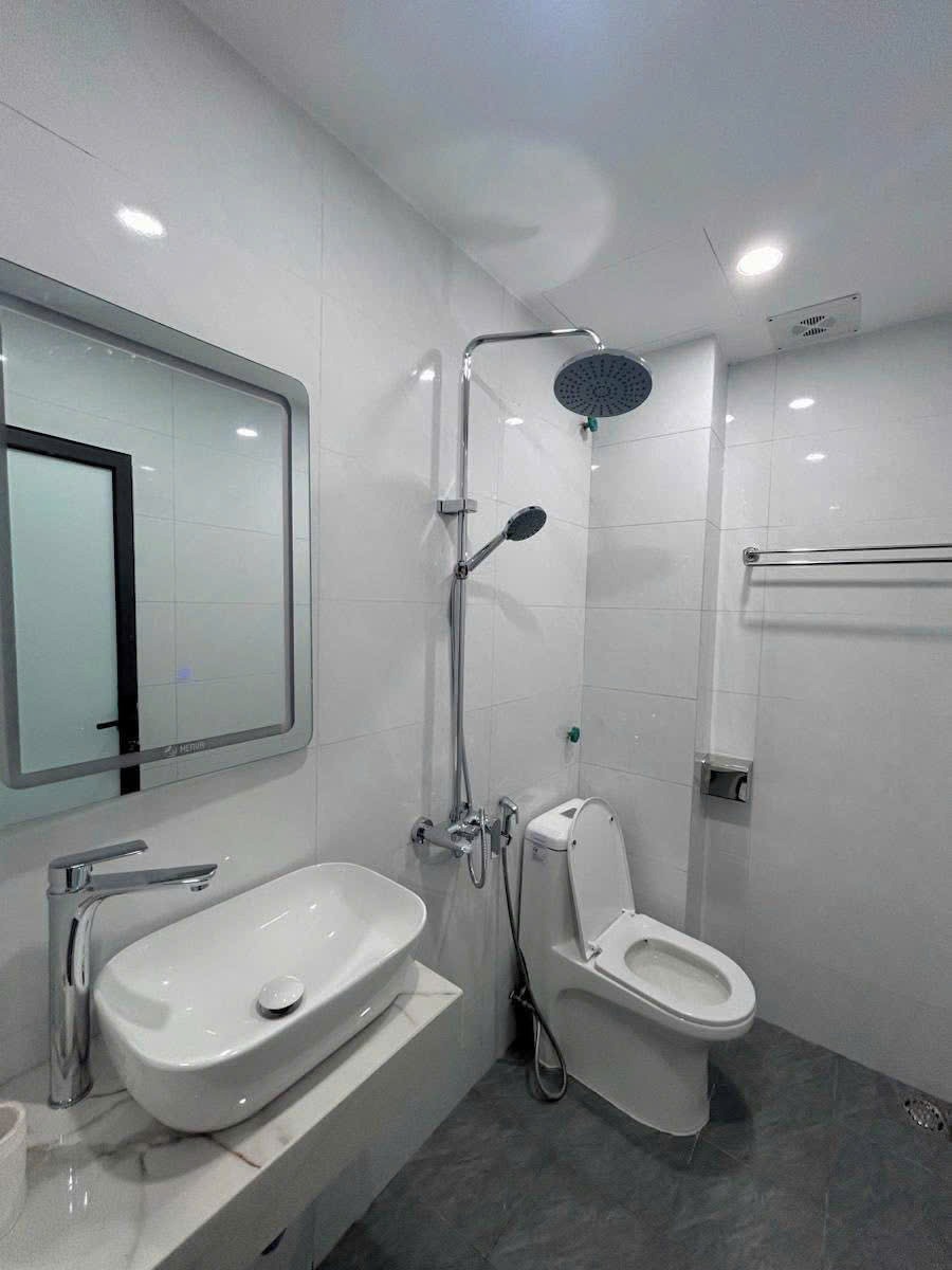 Nhà 4 Tầng, 40m2, Quận Thanh Xuân - 8.8 Tỷ - Vị Trí Đắc Địa