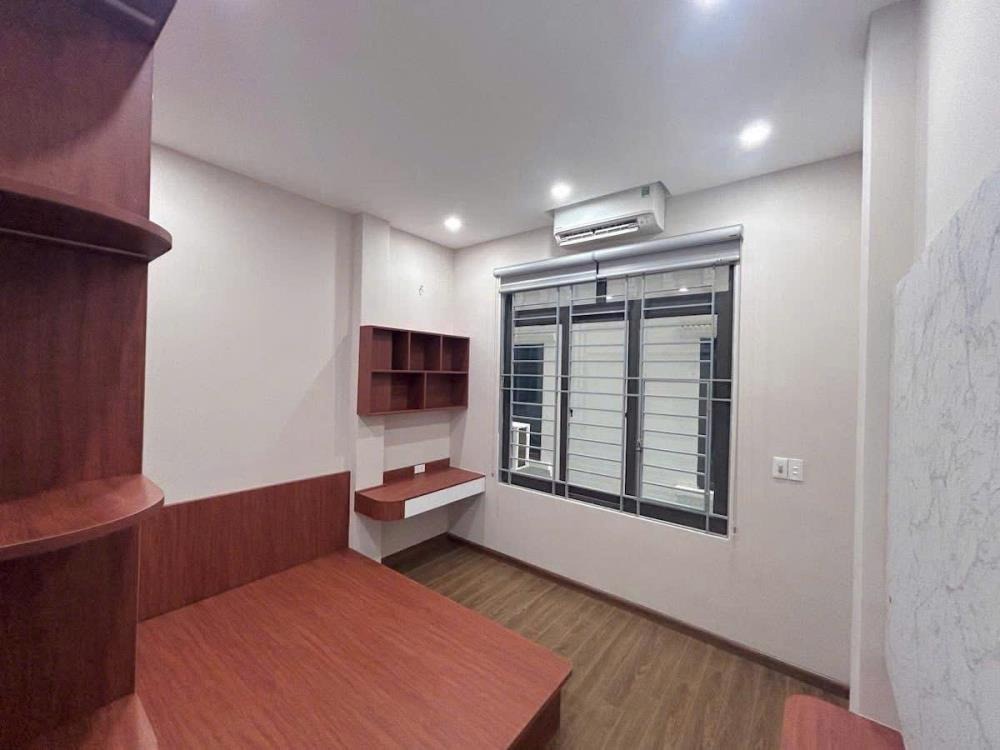 Nhà 4 Tầng, 40m2, Quận Thanh Xuân - 8.8 Tỷ - Vị Trí Đắc Địa
