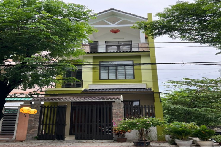 Nhà 3 tầng, thiết kế hiện đai, chủ nhà cần thanh khoả nhanh
