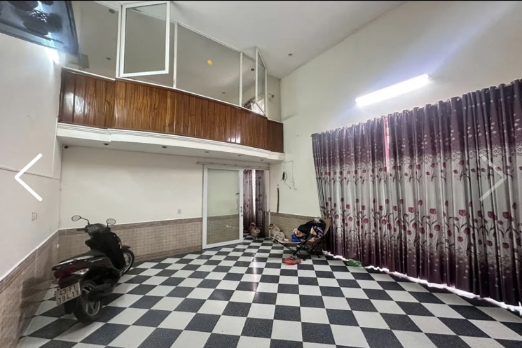 Nhà cấp 4 mặt tiền Nguyễn Văn Tố . DT:60m , ngang 5m
