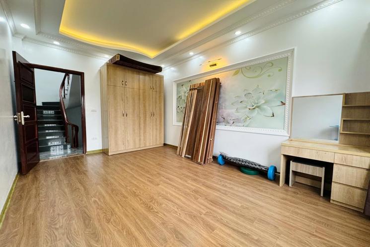 BÁN NHÀ PHỐ TRẠM LONG BIÊN – 30M² X 5 TẦNG, NGÕ Ô TÔ