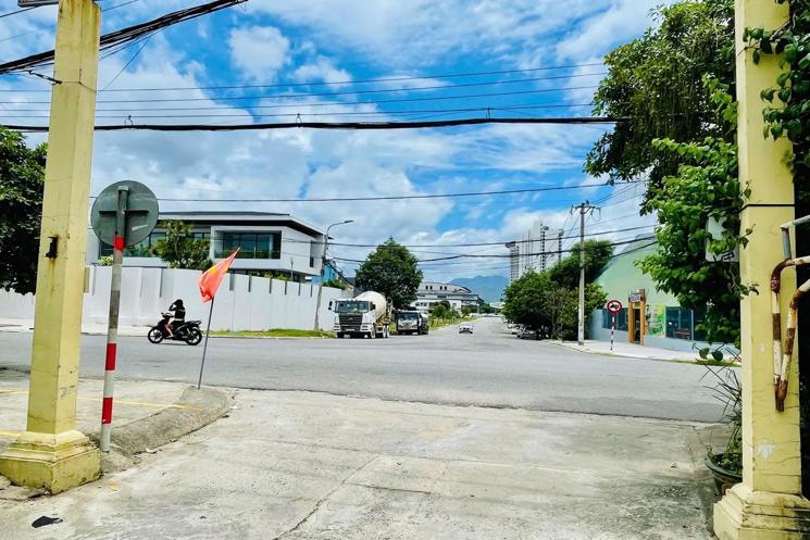 CHÍNH CHỦ BÁN LÔ ĐẤT KẸP CỐNG SIÊU VIP – SÁT BIỂN NGUYỄN TẤT THÀNH