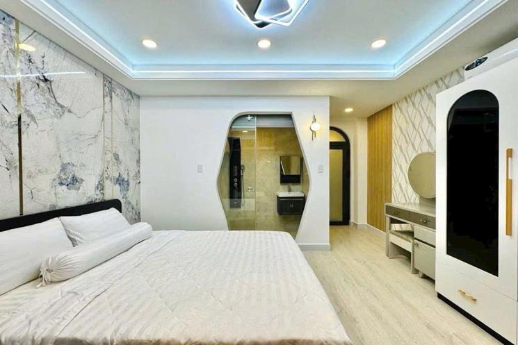 Bán nhà Phan Huy Ích, P.14, 4x17m, 1T 1L 3L ST, 5pn, 6wc, 7.9 tỷ, TL