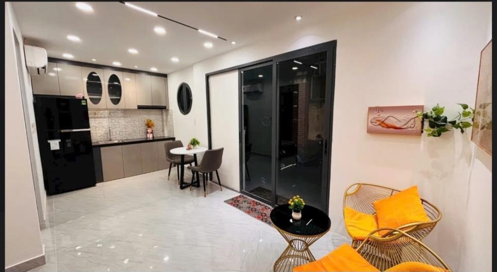 Bán Nhà Góc Quận Phú Nhuận, 3PN, Tầng Trệt, Giá 4.95 Tỷ - Vị Trí Đẹp