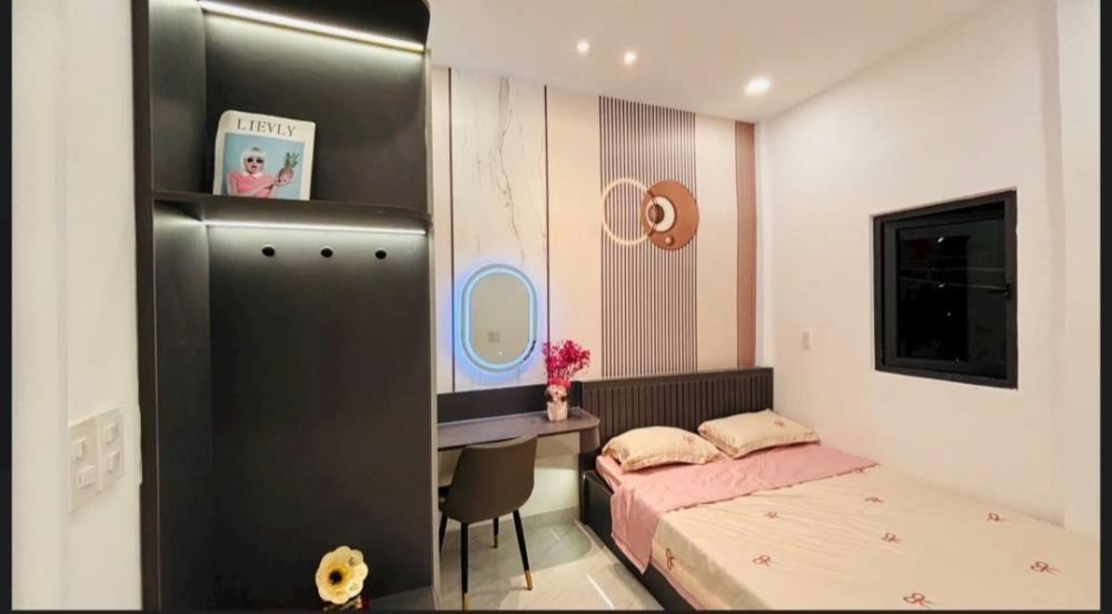 Bán Nhà Góc Quận Phú Nhuận, 3PN, Tầng Trệt, Giá 4.95 Tỷ - Vị Trí Đẹp