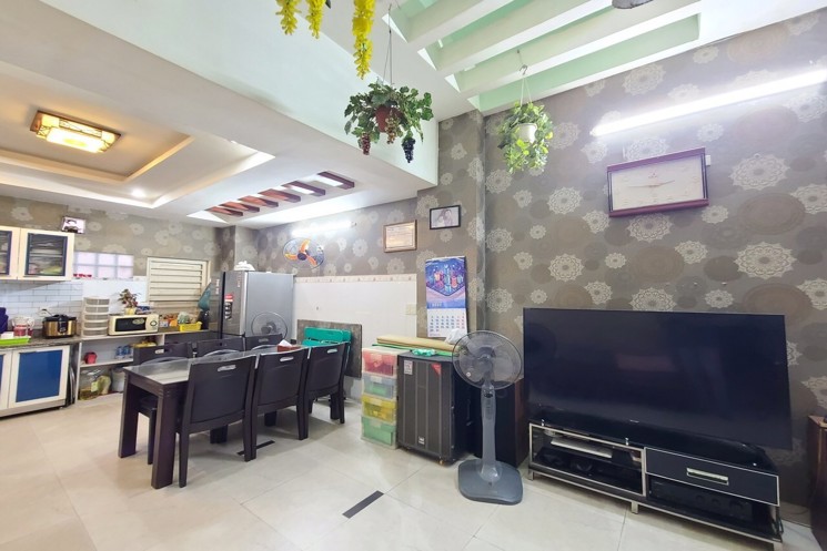 BÁN NHÀ 4 TẦNG – ĐẸP – VỊ TRÍ HOT TẠI NGUYỄN DỮ, CẨM LỆ – ĐÀ NẴNG