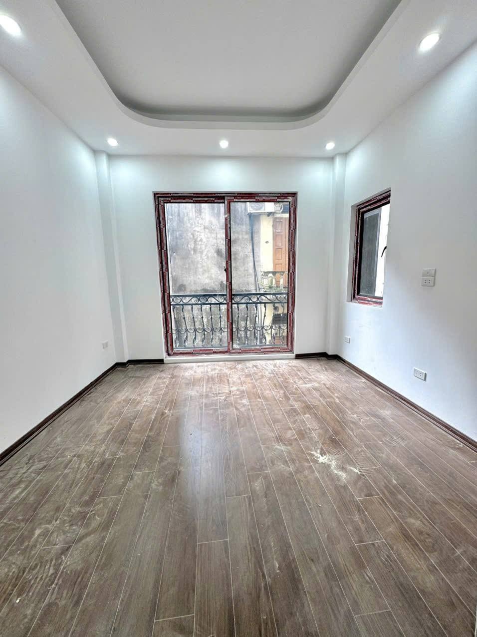 Bán nhà Đống Đa - 22m2, 5 tầng, sát Văn Miếu - Giá 5.8 tỷ