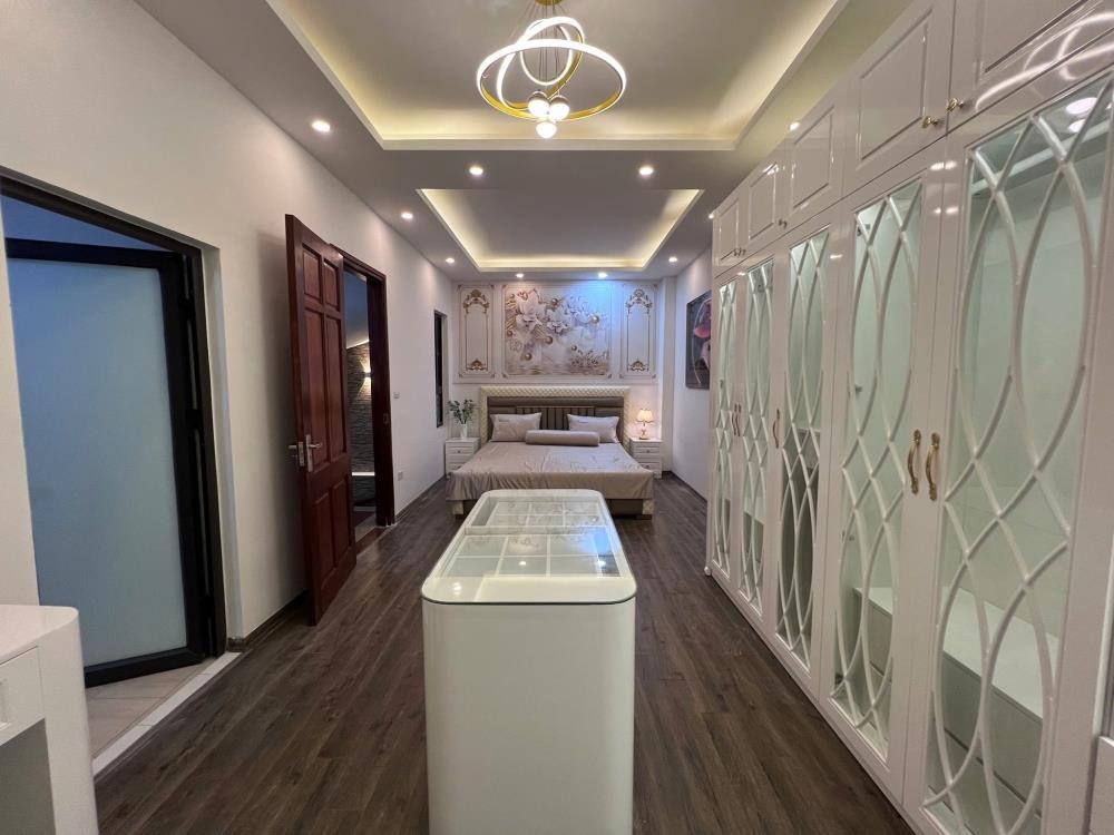 Nhà Mặt Phố Thanh Xuân 6 Tầng, Gara Ô Tô - Giá 13.25 Tỷ