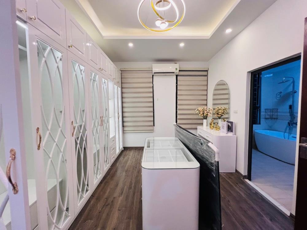 Nhà Mặt Phố Thanh Xuân 6 Tầng, Gara Ô Tô - Giá 13.25 Tỷ