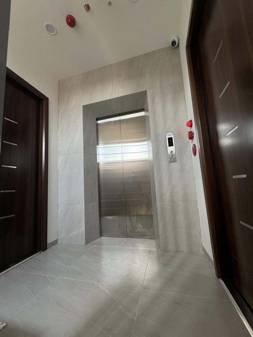 Bán Nhà Lô Góc 2 Mặt Tiền, View Hồ Tây, Tây Hồ - 41 Tỷ