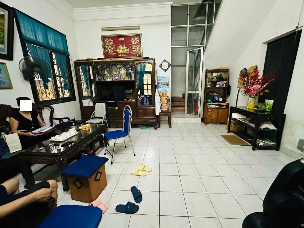 Bán nhà phố Quảng Bá, Tây Hồ: 101m2, 4 tầng, MT 6.8m, lô góc, 57 tỷ