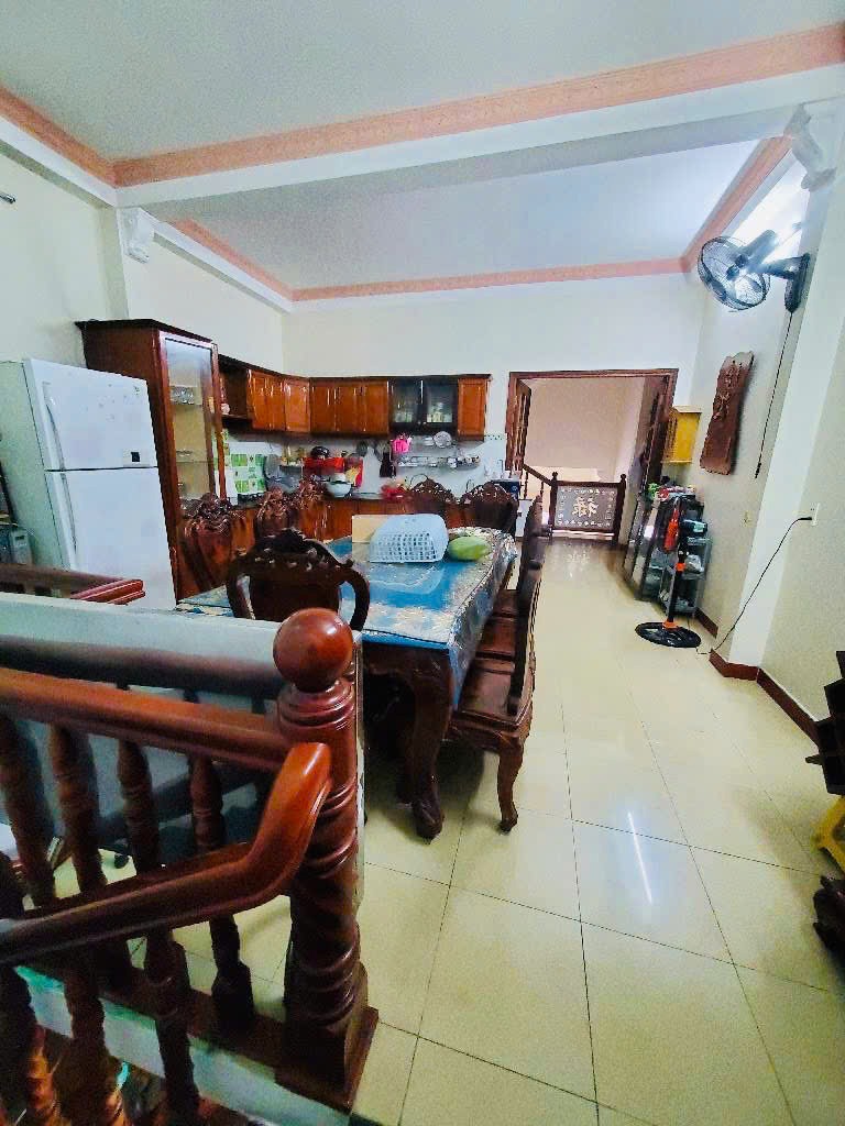 Bán nhà Tân Bình - HXH Phan Huy Ích 90m2, 4 Tầng, Giá 10.8 Tỷ