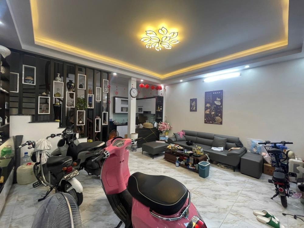 Bán Nhà Phố Kim Mã, Ba Đình: Đẹp, Dân Xây, Mặt Tiền Rộng, Sổ Đỏ Vuông Vắn