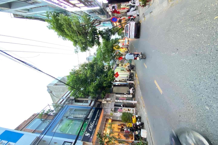 BÁN NHÀ 4 TẦNG MẶT TIỀN NGUYỄN HOÀNG – VỊ TRÍ VIP NHẤT TRUNG TÂM ĐÀ NẴNG