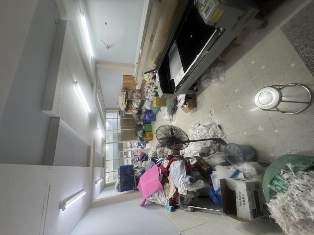 Bán nhà Tân Phú: 75m2, 4 tầng, 8.65 tỷ - Vị trí đẹp, tiện ích đầy đủ