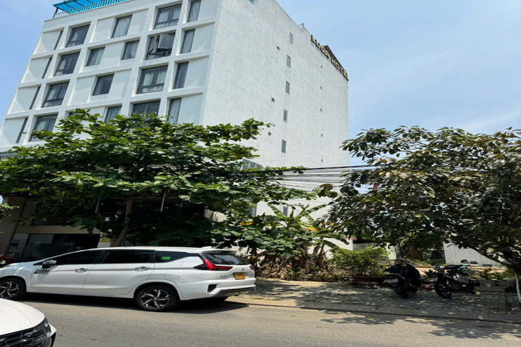 – Nguyễn Cơ Thạch Ngũ Hành Sơn, Toà căn hộ 5 tầng, , sát bãi tắm Sơn Thuỷ, thu nhập 60 triệu/tháng