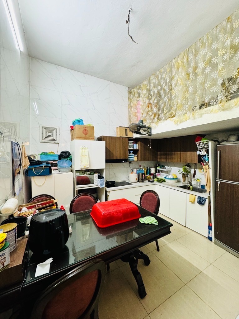 Bán Nhà Tam Trinh 72m2, 3 Tầng, 10 Tỷ - Vị Trí Đắc Địa