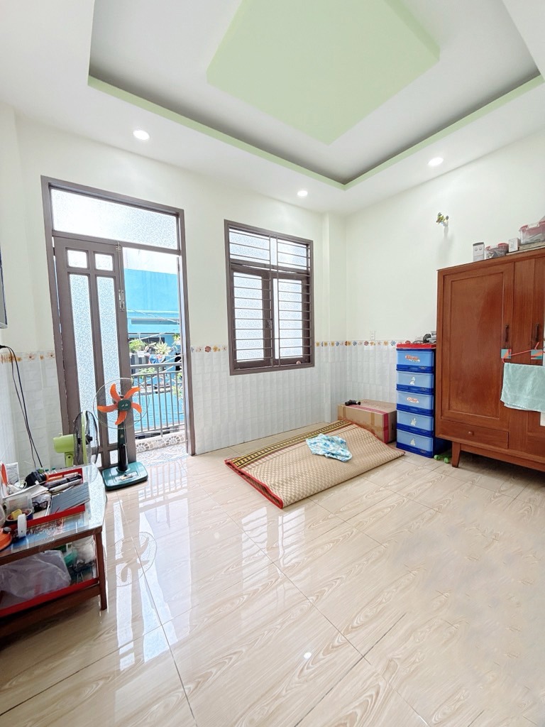 Hẻm Xe Hơi Minh Phụng, Quận 11: 4 Tầng, 4PN, 4WC, Giá Tốt