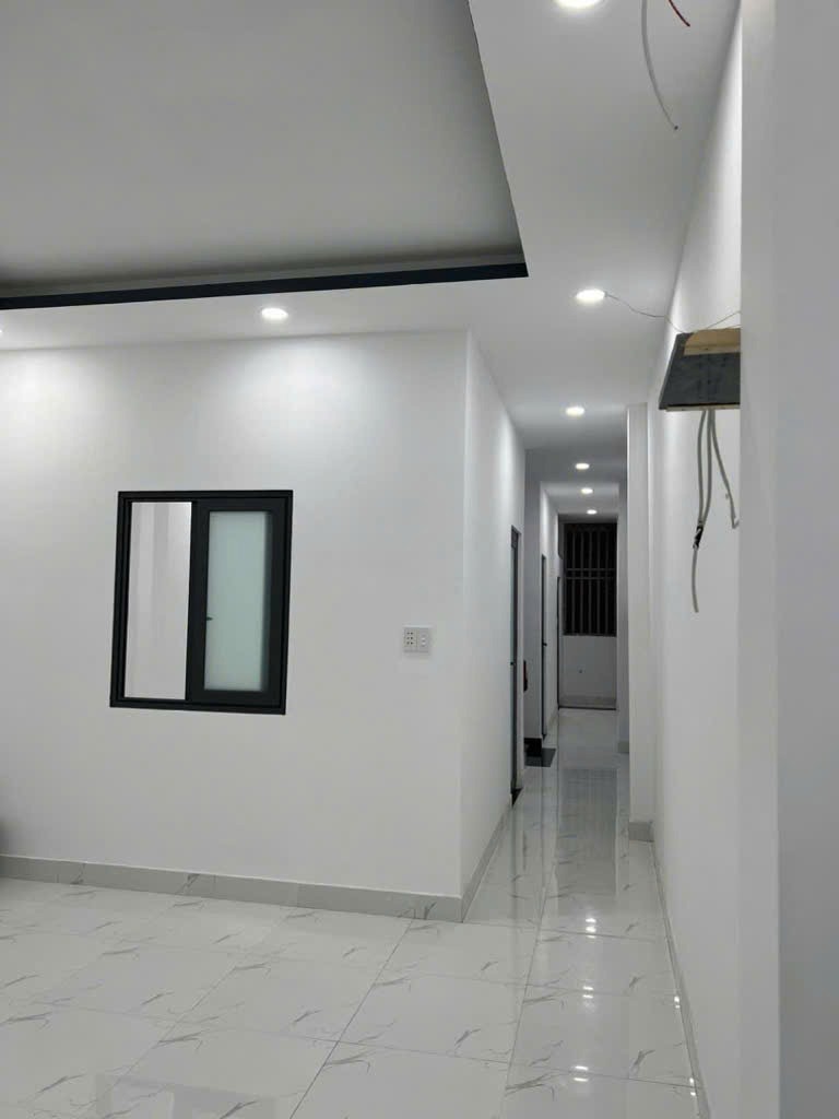 Bán nhà Hóc Môn 41m2, 2 Lầu, Kinh Doanh Tốt - Giá 3x Tỷ