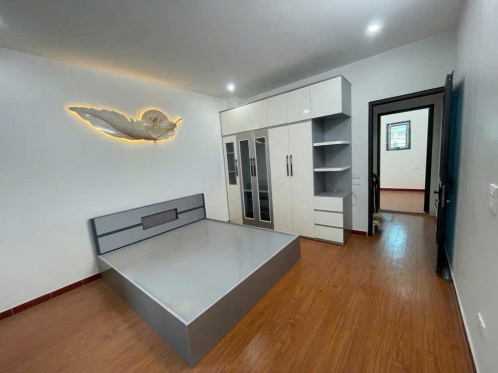 Bán nhà Đền Lừ, Hoàng Mai: 43m2, 4 Tầng, 7 tỷ - Vị trí đẹp, Sổ đỏ sẵn sàng