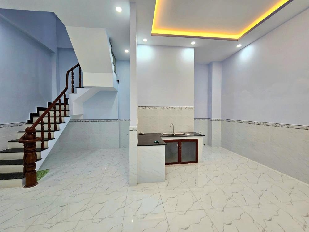 Cho Thuê Nhà Gần Mặt Tiền Nguyễn Văn Quá, KDC An Sương - Giá 14 Triệu