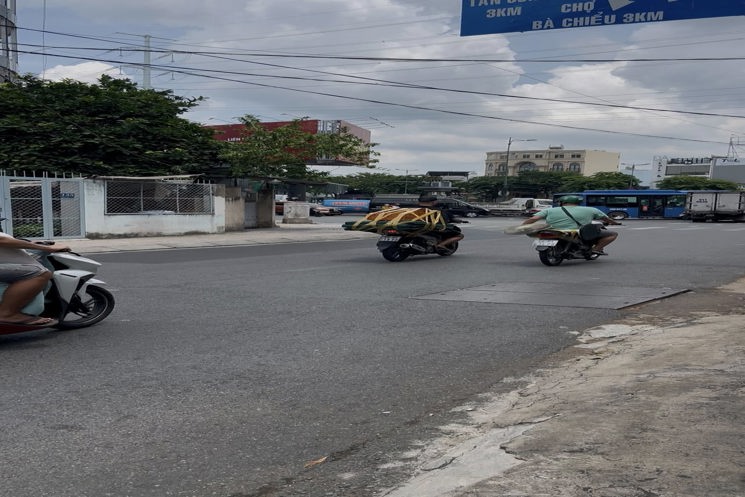 MẶT TIỀN KINH DOANH  GÓC VÀNG PHẠM VĂN ĐỒNG