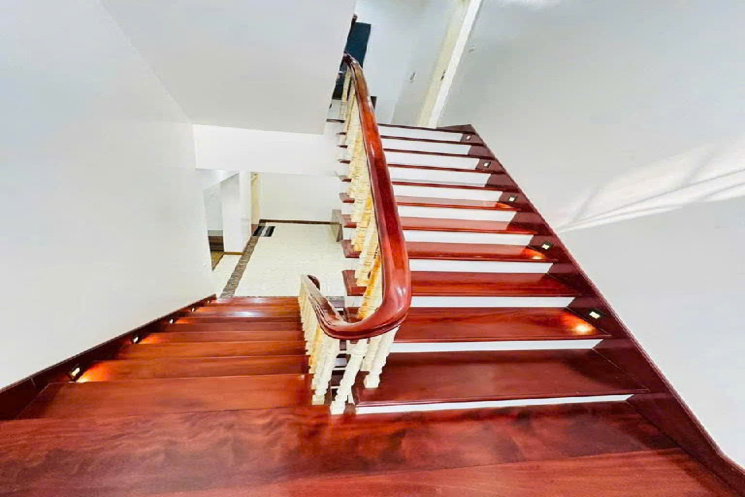 Ở VIP- BT Lideco 245m2 - 5T, 2 mặt đường, NT đẹp, V.hè KD, giá 39,2 tỷ