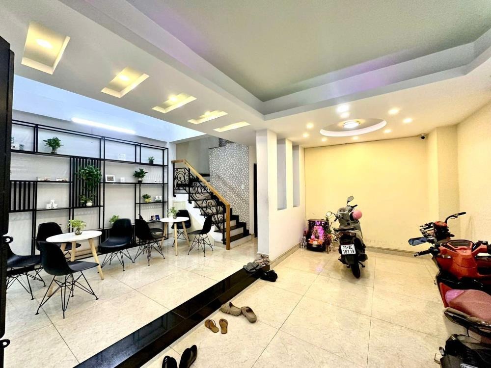 Xe Tải Đỗ Cửa Ngõ Nguyễn Xí: Biệt Thự 6PN, 172m2, Kinh Doanh Đắt Lợi