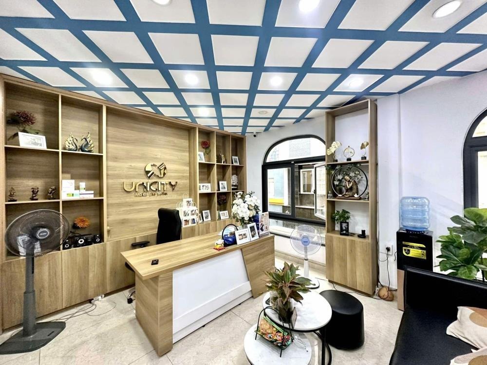 Xe Tải Đỗ Cửa Ngõ Nguyễn Xí: Biệt Thự 6PN, 172m2, Kinh Doanh Đắt Lợi