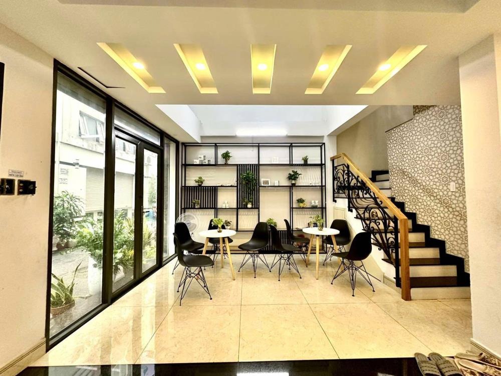 Xe Tải Đỗ Cửa Ngõ Nguyễn Xí: Biệt Thự 6PN, 172m2, Kinh Doanh Đắt Lợi