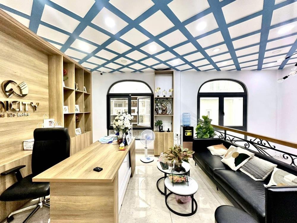 Xe Tải Đỗ Cửa Ngõ Nguyễn Xí: Biệt Thự 6PN, 172m2, Kinh Doanh Đắt Lợi