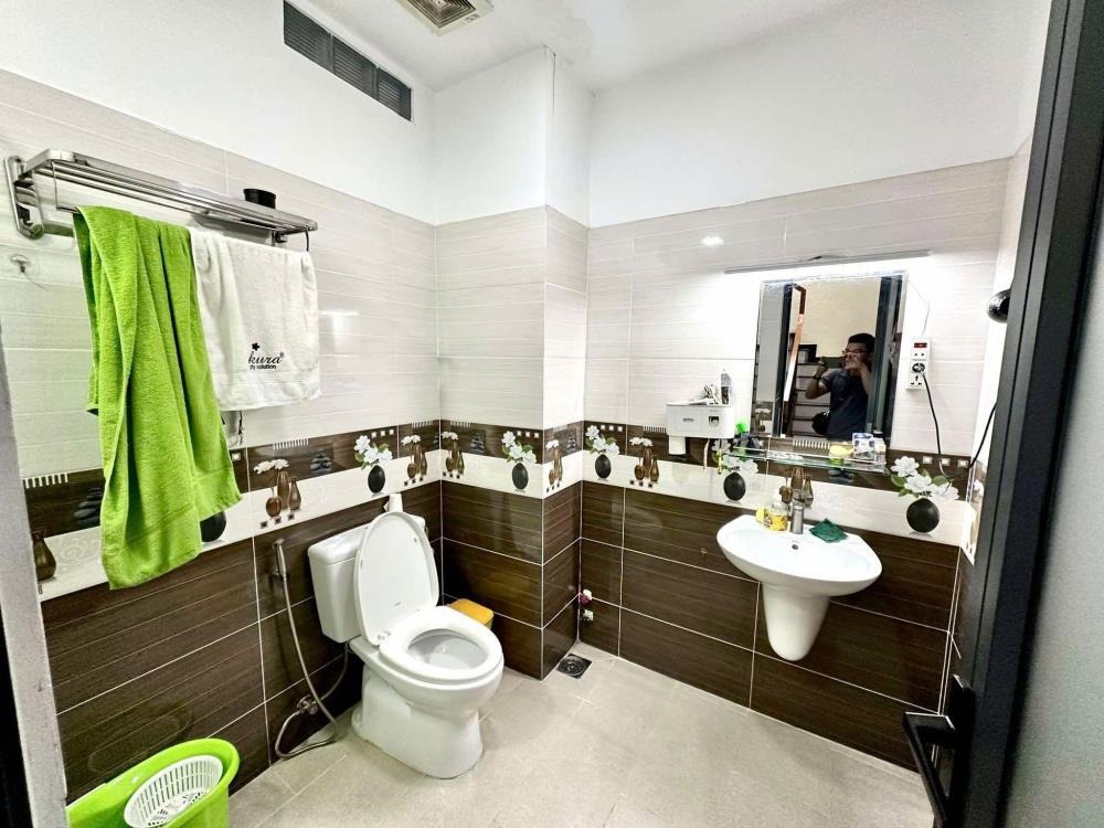 Xe Tải Đỗ Cửa Ngõ Nguyễn Xí: Biệt Thự 6PN, 172m2, Kinh Doanh Đắt Lợi