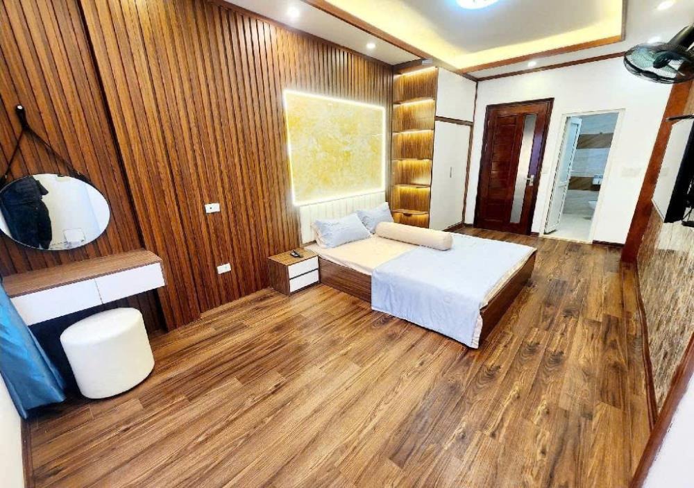 Bán nhà Vĩnh Hưng 6 tầng, gần phố, sổ đỏ chính chủ - Giá 7.55 tỷ