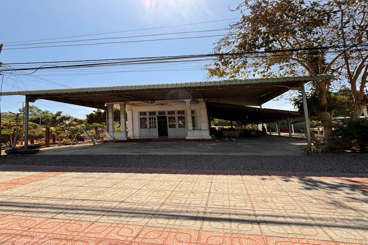 NHÀ VỊ TRÍ ĐẸP - GIÁ TỐT - Bán Căn Nhà Mặt Tiền Đường Lê Hồng Phong, Thị Trấn Tân Biên
