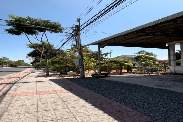 NHÀ VỊ TRÍ ĐẸP - GIÁ TỐT - Bán Căn Nhà Mặt Tiền Đường Lê Hồng Phong, Thị Trấn Tân Biên