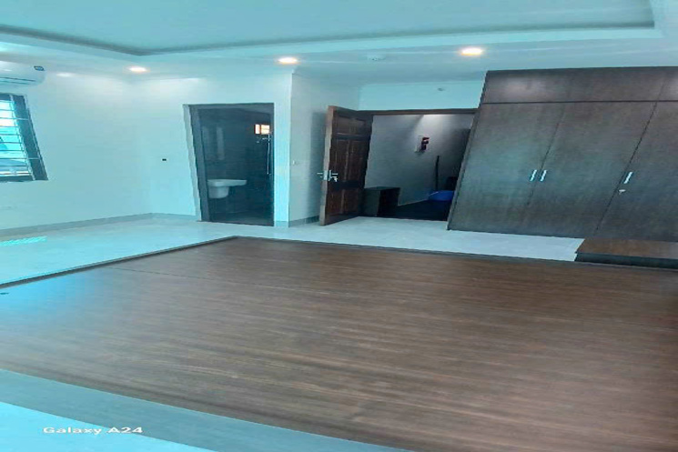 BÁN NHÀ MẶT PHỐ CÔ NHUÉ _ ĐANG KINH DOANH 60 M 4 TẦNG .SỔ ĐỎ PHÂN LÔ ,.CHÀO:14,5 TỶ